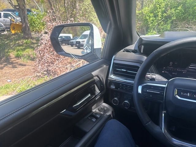 2025 GMC Yukon XL Elevation