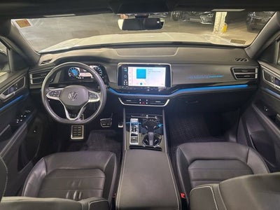 2025 Volkswagen Atlas Cross Sport 2.0T SEL R-Line Black