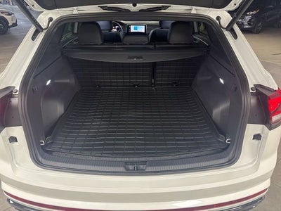 2025 Volkswagen Atlas Cross Sport 2.0T SEL R-Line Black