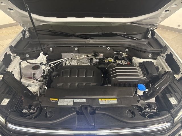 2025 Volkswagen Atlas Cross Sport 2.0T SEL R-Line Black