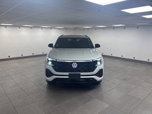 2025 Volkswagen Atlas Cross Sport 2.0T SEL R-Line Black