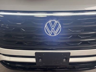 2025 Volkswagen Atlas Cross Sport 2.0T SEL R-Line Black