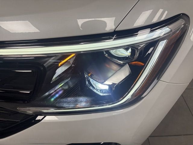 2025 Volkswagen Atlas Cross Sport 2.0T SEL R-Line Black