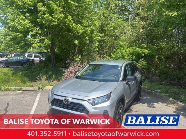 2022 Toyota RAV4 LE AWD's photo
