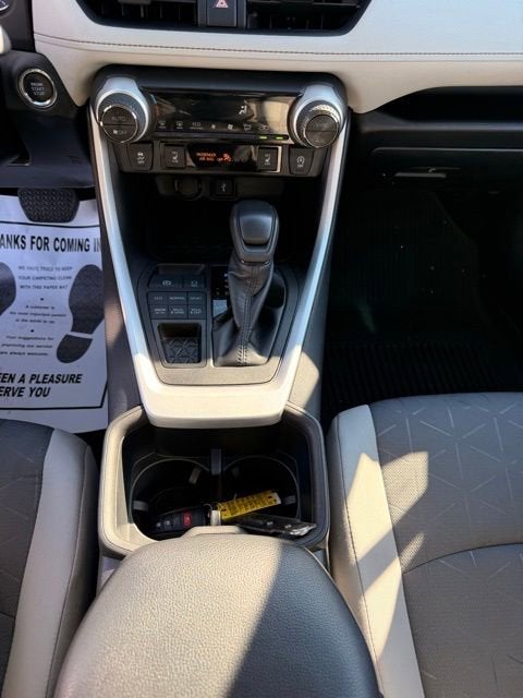 2022 Toyota RAV4 XLE