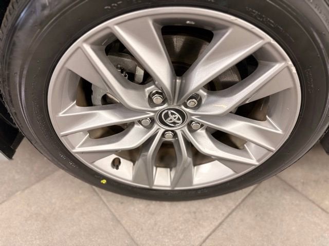 2020 Toyota Avalon Hybrid XLE Plus