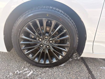 2019 Toyota Avalon Hybrid XSE