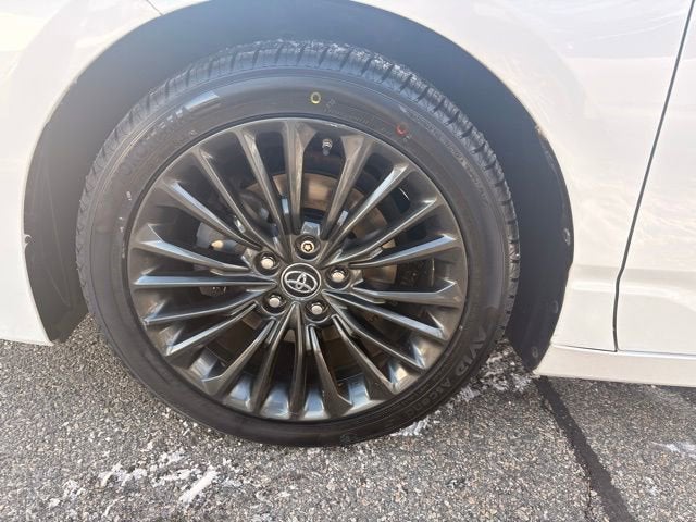 2019 Toyota Avalon Hybrid XSE