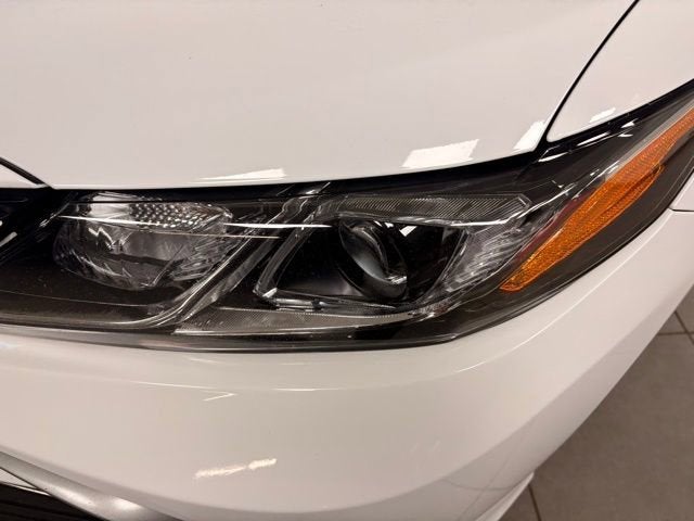 2021 Toyota Camry Hybrid LE