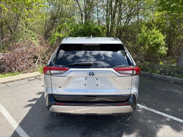 2024 Toyota RAV4 Hybrid SE