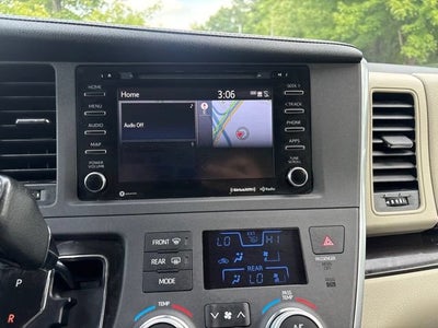 2018 Toyota Sienna XLE