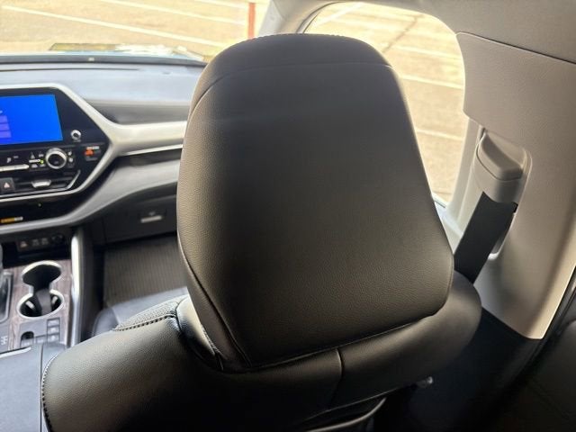 2024 Toyota Highlander Hybrid Platinum