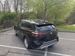 2024 Toyota Highlander Hybrid Platinum