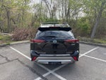 2024 Toyota Highlander Hybrid Platinum