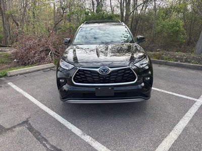 2024 Toyota Highlander Hybrid Platinum