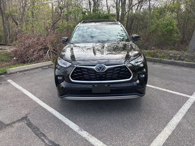 2024 Toyota Highlander Hybrid Platinum