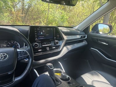 2021 Toyota Highlander Hybrid XLE