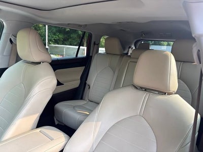 2021 Toyota Highlander XLE