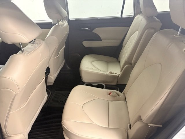 2022 Toyota Highlander Hybrid XLE