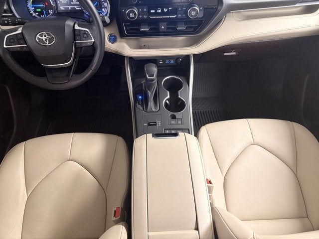 2022 Toyota Highlander Hybrid XLE