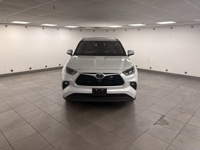 2022 Toyota Highlander Hybrid XLE