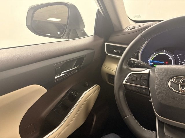 2022 Toyota Highlander Hybrid XLE