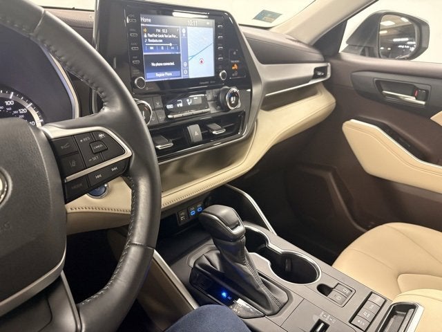 2022 Toyota Highlander Hybrid XLE