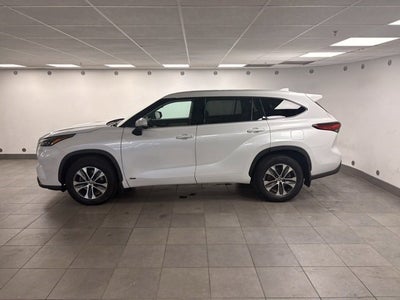 2022 Toyota Highlander Hybrid XLE