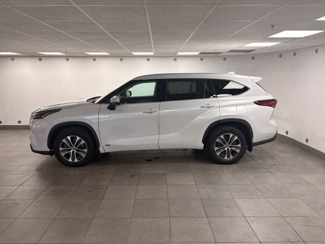 2022 Toyota Highlander Hybrid XLE