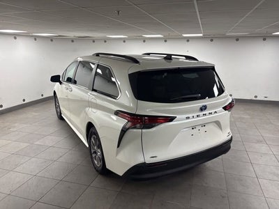 2021 Toyota Sienna XLE