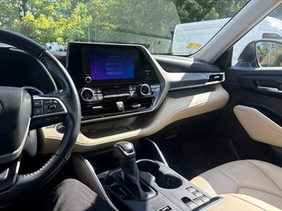 2023 Toyota Highlander Hybrid XLE