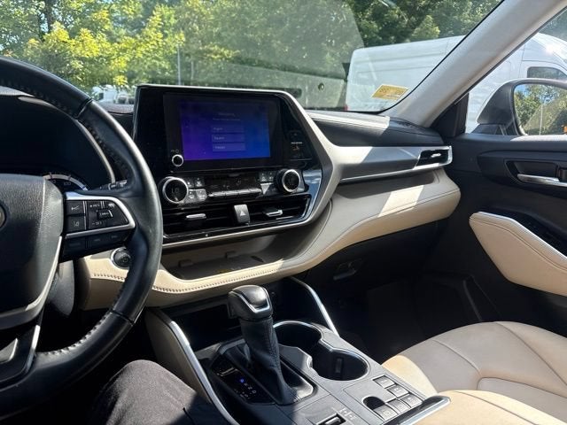 2023 Toyota Highlander Hybrid XLE