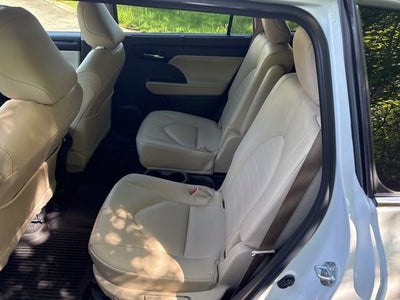 2025 Toyota Highlander Hybrid XLE