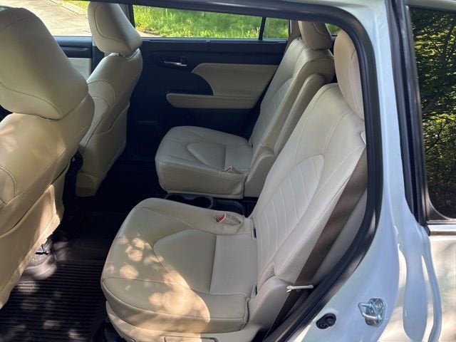 2025 Toyota Highlander Hybrid XLE