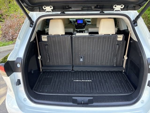 2025 Toyota Highlander Hybrid XLE