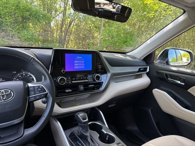 2025 Toyota Highlander Hybrid XLE