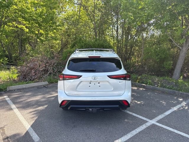 2025 Toyota Highlander Hybrid XLE