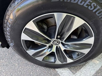 2025 Toyota Highlander Hybrid XLE