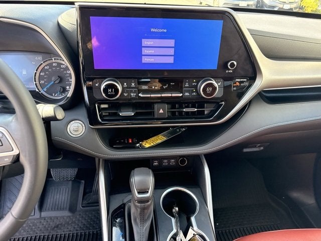 2024 Toyota Highlander Hybrid XLE