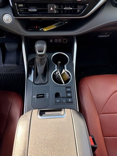 2024 Toyota Highlander Hybrid XLE