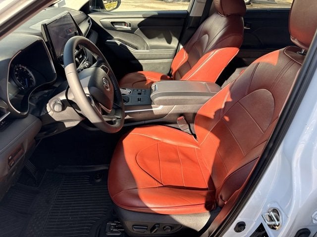 2024 Toyota Highlander Hybrid XLE