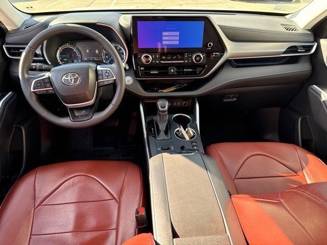 2024 Toyota Highlander Hybrid XLE