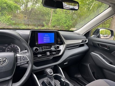 2023 Toyota Highlander LE