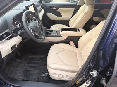 2023 Toyota Highlander XLE