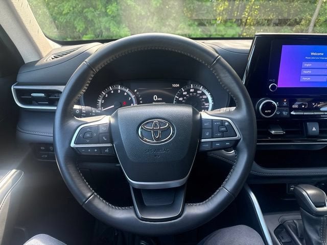 2025 Toyota Highlander LE