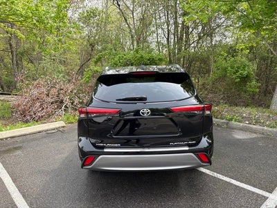 2023 Toyota Highlander Platinum