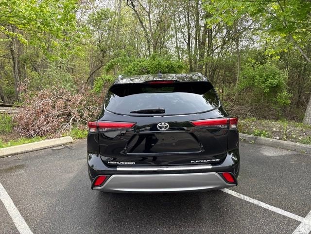 2023 Toyota Highlander Platinum