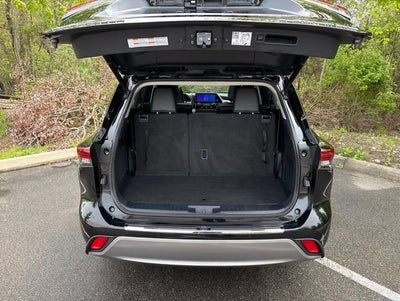 2023 Toyota Highlander Platinum