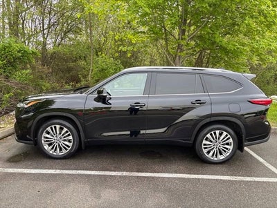 2023 Toyota Highlander Platinum