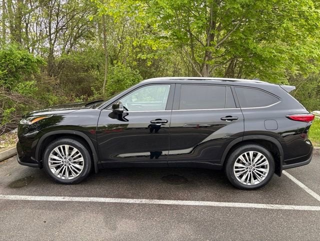 2023 Toyota Highlander Platinum